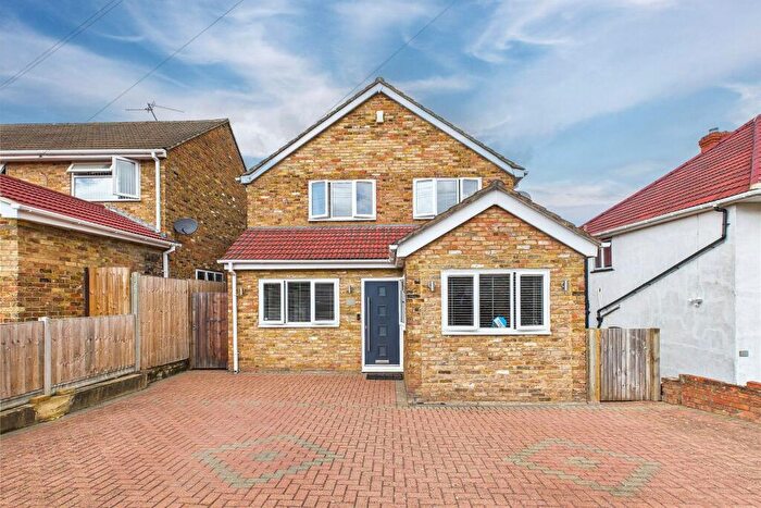 3 Bedroom Detached House For Sale In Boyn Valley Road, Maidenhead, Berkshire, SL6
