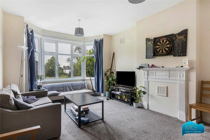 4 Bedroom Maisonette To Rent In Avenue Road, Southgate, London, N14