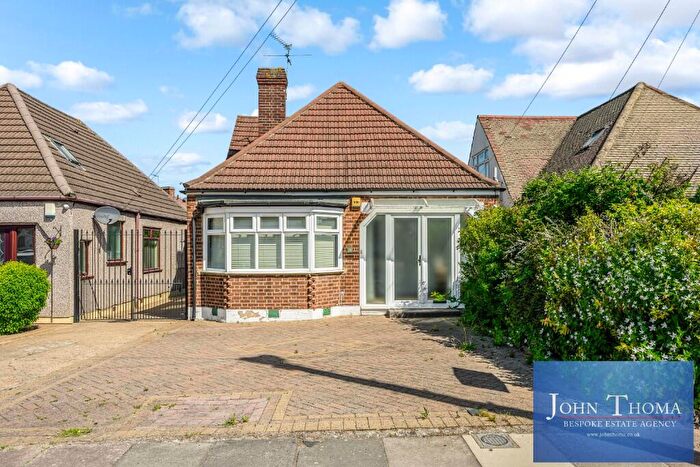 3 Bedroom Chalet For Sale In Ewellhurst Road, Ilford, London, IG5