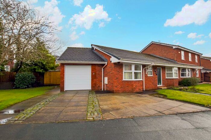 2 Bedroom Semi-Detached Bungalow To Rent In Glengarth Drive, Lostock, Bolton, BL1
