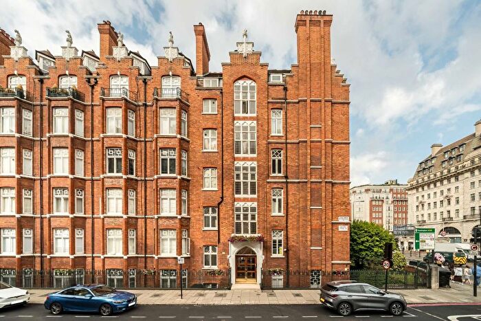 2 Bedroom Flat For Sale In Chiltern Street, Marylebone, W1U