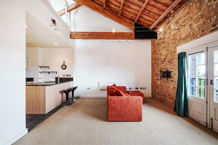 2 Bedroom Apartment For Sale In Warehouse W, Royal Victoria Dock, E16
