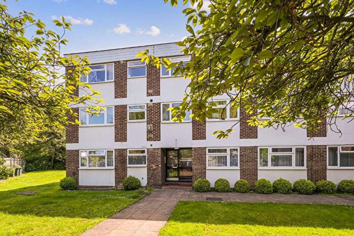 2 Bedroom Flat To Rent In Park Road, Chiswick, W4