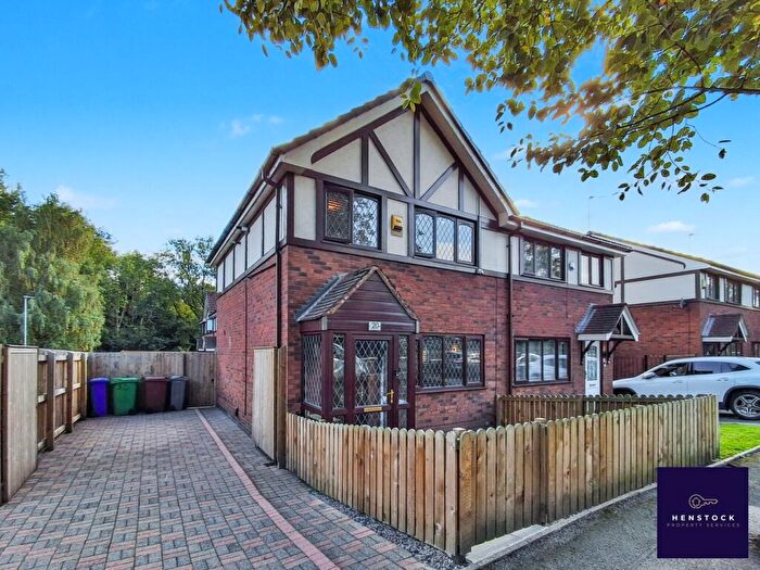 3 Bedroom Semi-Detached House For Sale In Grant Close, Blackley, Manchester, M9