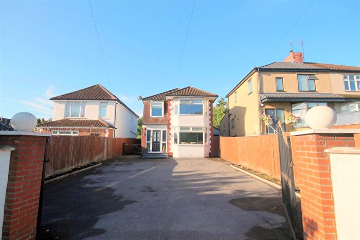4 Bedroom Detached House For Sale In Stonehill, Bristol, BS15