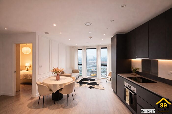 1 Bedroom Flat For Sale In Riverstone Heights, London, Borough Of Tower Hamlets, E3