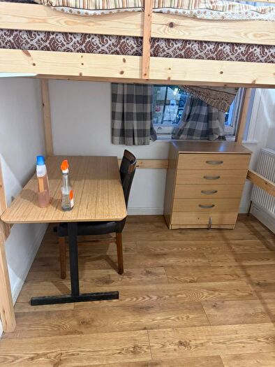 1 Bedroom Flat To Rent In Mile End Road, Stepney Green/ Mile End, E1