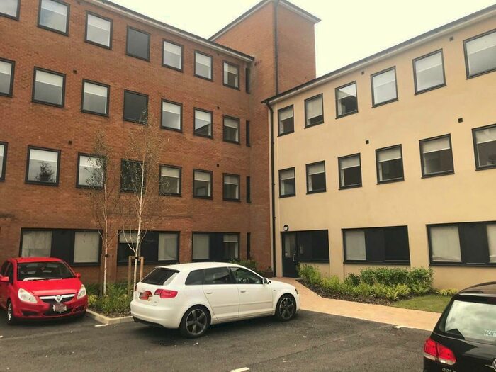 2 Bedroom Flat To Rent In Crown House, Banbury, OX16