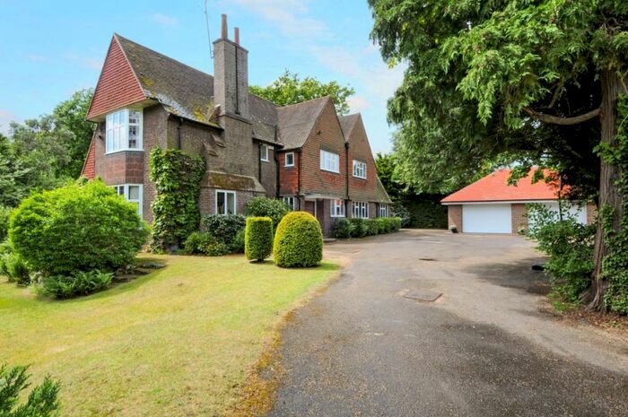 5 Bedroom Detached House To Rent In Ridgway Road, Pyrford, GU22