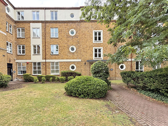 1 Bedroom Flat To Rent In Avonley Road, London, SE14