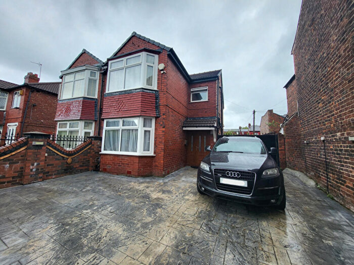 1 Bedroom Semi-Detached House To Rent In Clarence Road, Manchester., M13