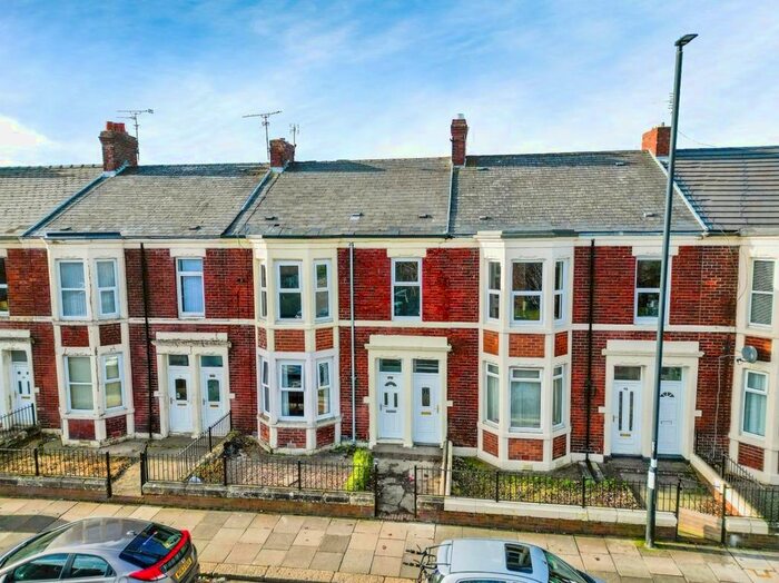 3 Bedroom Flat To Rent In Sutton Street, Newcastle Upon Tyne, NE6