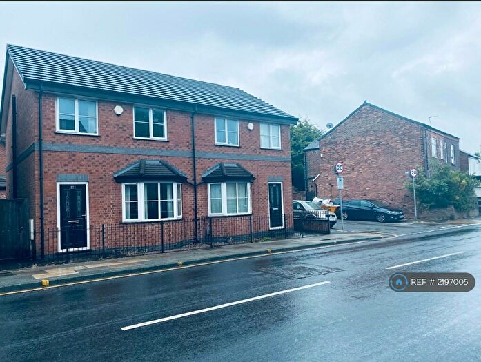 3 Bedroom Semi-Detached House To Rent In Partington Lane, Swinton, Manchester, M27