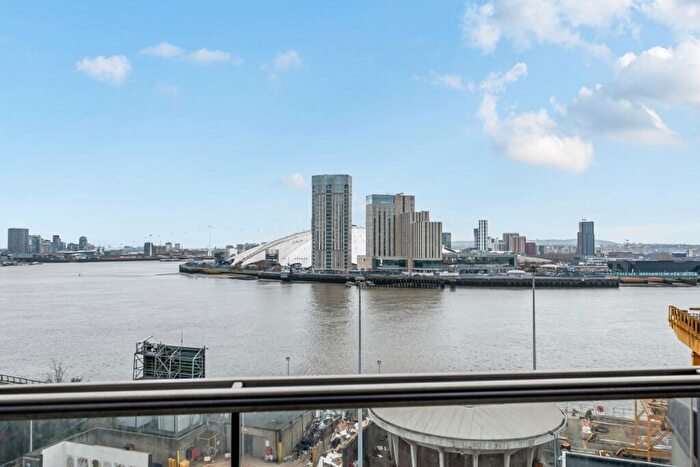 3 Bedroom Apartment For Sale In Yabsley Street London, E14