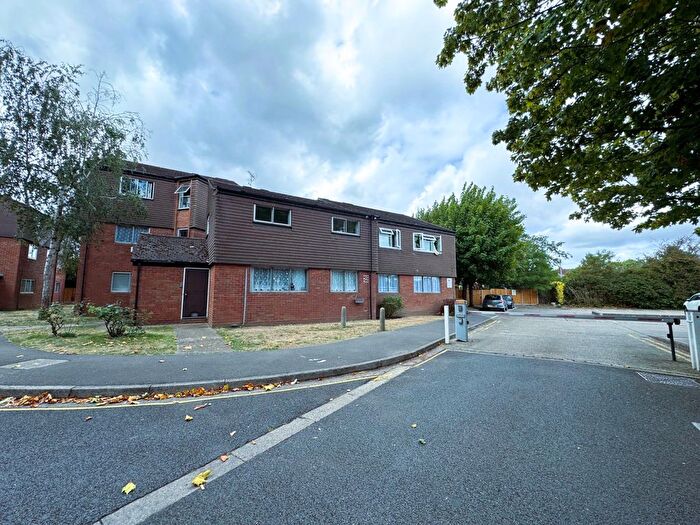 2 Bedroom Flat For Sale In Hounslow, TW3