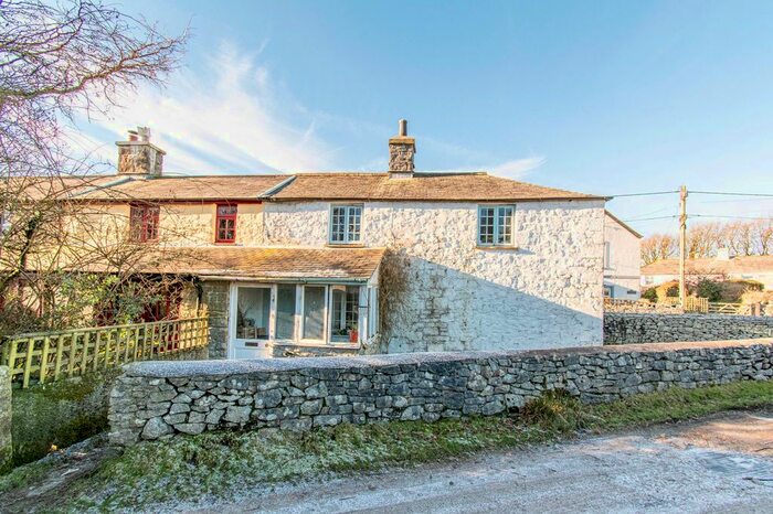 2 Bedroom End Of Terrace House For Sale In Princes Row, Minions, PL14