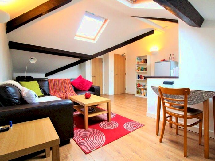 2 Bedroom Flat To Rent In Clarendon Road, Leeds, West Yorkshire, LS2