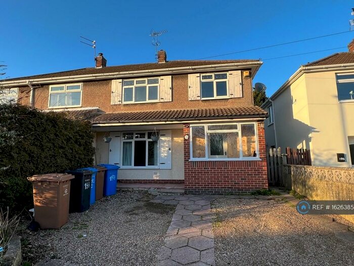 3 Bedroom Semi-Detached House To Rent In Greenwich Drive South, Derby, DE22