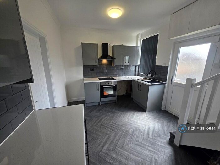 3 Bedroom End Of Terrace House To Rent In Middlecliff Lane, Barnsley, S72