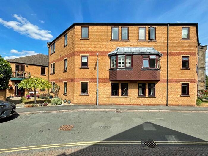 2 Bedroom Flat For Sale In Welland Mews, Stamford, PE9