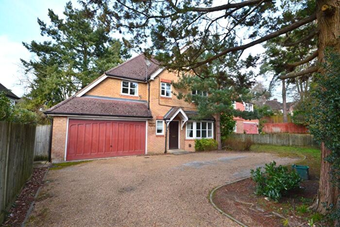 5 Bedroom Detached House For Sale In Lytton Road, Woking, GU22