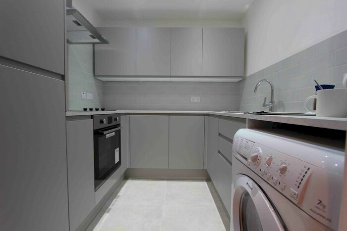 2 Bedroom Flat To Rent In Balmoral Gardens, Windsor, SL4