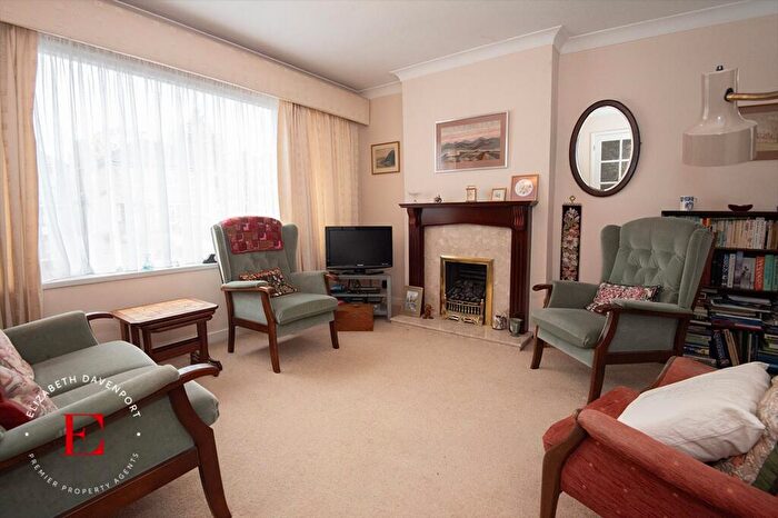 2 Bedroom Detached Bungalow For Sale In Ashfield Road, Kenilworth, CV8