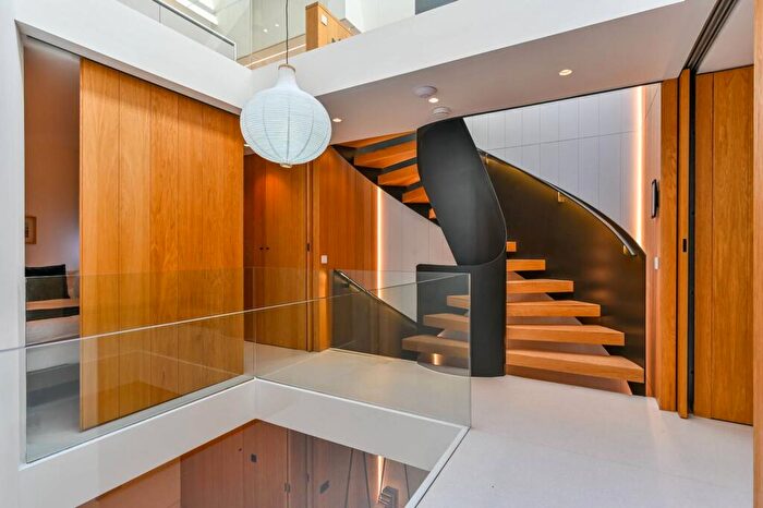 4 Bedroom Mews To Rent In Belmont Street, Chalk Farm, London, NW1