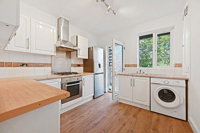 2 Bedroom Flat To Rent In Rosebank Way, London, W3