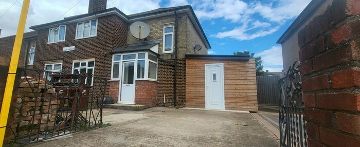 4 Bedroom Terraced House To Rent In Julia Gardens, Barking, Essex, IG11