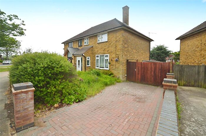 3 Bedroom Semi-Detached House To Rent In Petersfield Avenue, Romford, Essex, RM3