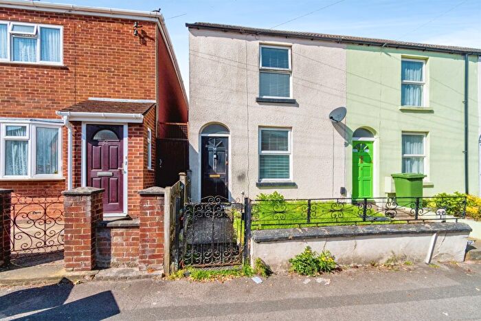 3 Bedroom End Terrace House For Sale In Firgrove Road, Southampton, SO15