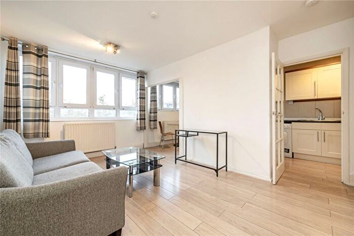3 Bedroom Flat To Rent In Semley House, London, SW1W