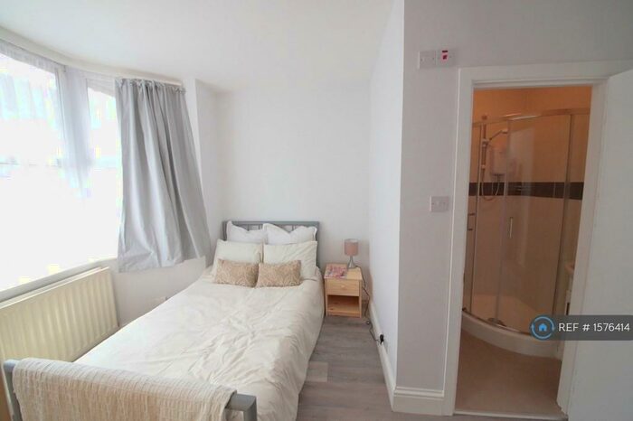 4 Bedroom Terraced House To Rent In Hightown Road, Luton, LU2