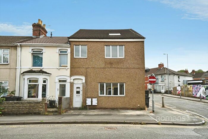 3 Bedroom Flat To Rent In Curtis Street, Swindon, SN1