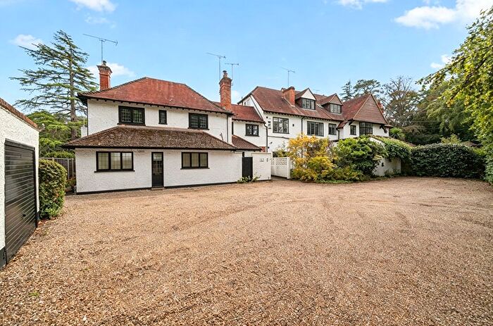 2 Bedroom Maisonette For Sale In Pyrford, Surrey, GU22