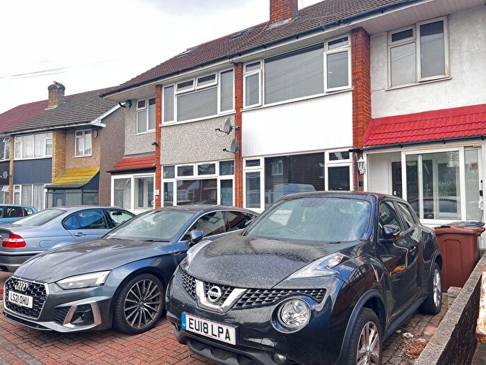 3 Bedroom End Terrace House For Sale In Plantagenet Gardens, Chadwell Heath, RM6