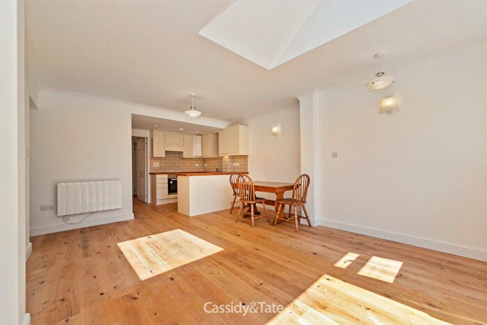 1 Bedroom Maisonette To Rent In B Campfield RoadSt AlbansHertfordshire, AL1