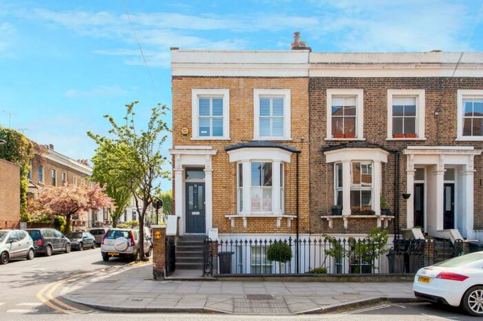 4 Bedroom End Of Terrace House To Rent In Valentine Road, South Hackney, London, E9