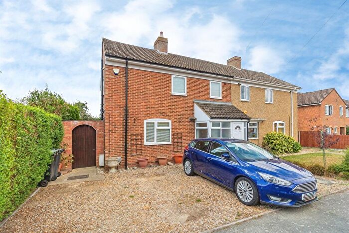 3 Bedroom Semi-Detached House For Sale In Spensley Road, Westoning, Bedford, MK45