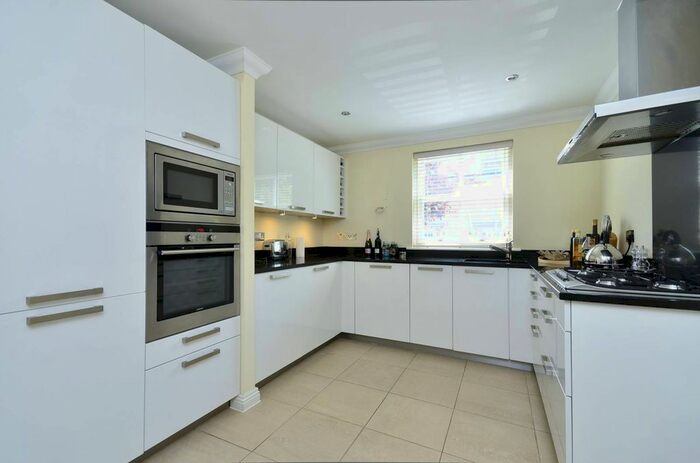 4 Bedroom Property To Rent In King Henry Mews, Harrow On The Hill, Harrow, HA2