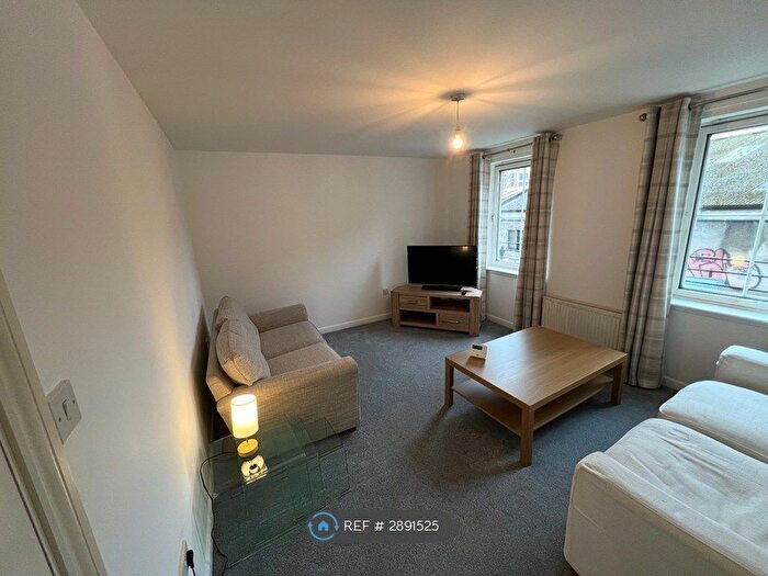 2 Bedroom Flat To Rent In South Fort St, Edinburgh, EH6