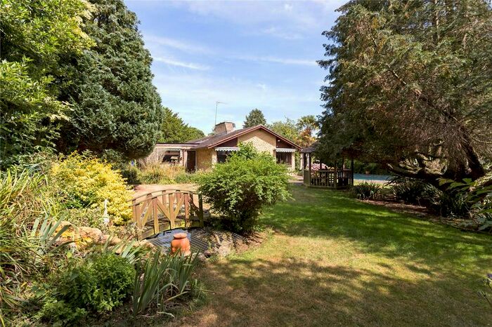 4 Bedroom Bungalow For Sale In Cartwright Gardens, Aynho, Banbury, OX17