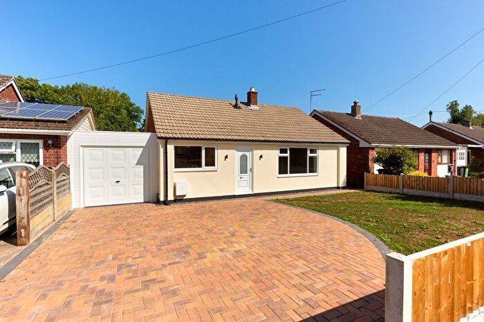 3 Bedroom Bungalow For Sale In Sun Grove, Wem, Shrewsbury, Shropshire, SY4