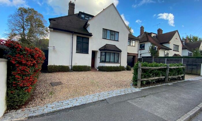 5 Bedroom Detached House To Rent In Woking, GU22