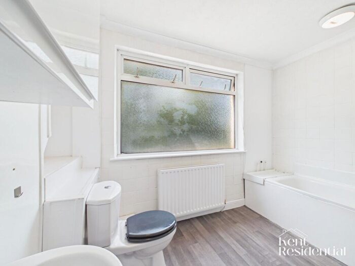 2 Bedroom Terraced House To Rent In Upper Luton Road, Chatham, ME5