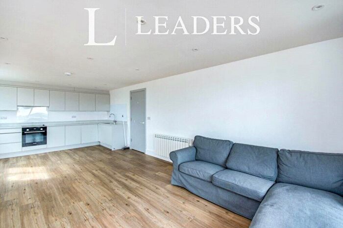 2 Bedroom Apartment For Sale In Wootton Mount, Bournemouth, Dorset, BH1