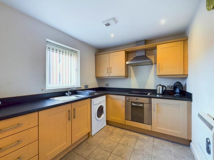 2 Bedroom Flat To Rent In Trinity Wharf, High Street, HU1