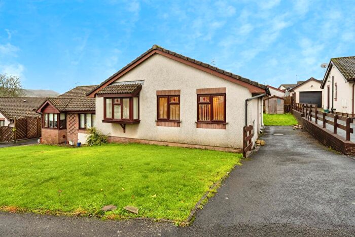 3 Bedroom Semi-Detached Bungalow For Sale In Clos Blaencrymlyn, Llansamlet, Swansea, SA7