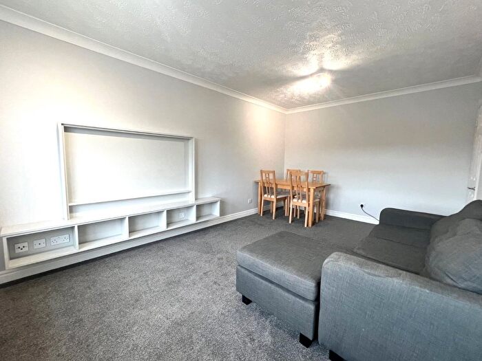 2 Bedroom Flat To Rent In The Cricketers, Kirkstall, Leeds, LS5